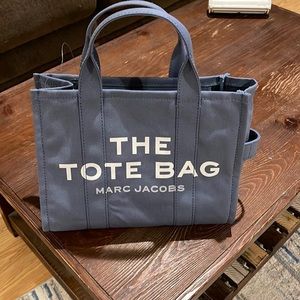 Marc jacobs medium tote bag